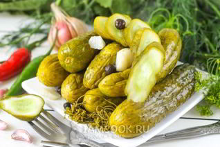 Быстрые маринованные огурцы