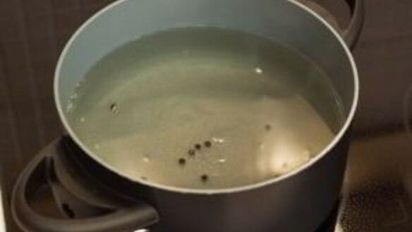 ШАГ 8. черри, огурцы, болгарский перец маринованные по-быстрому