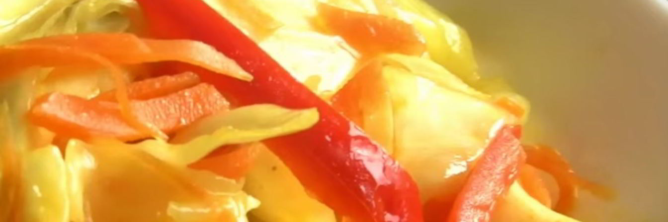Капуста, маринованная с перцем и куркумой