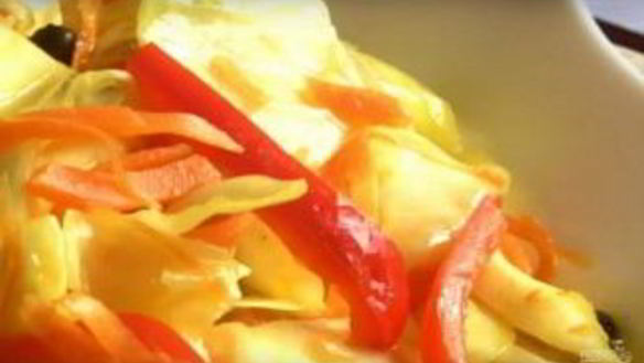 ШАГ 7. капуста, маринованная с перцем и куркумой