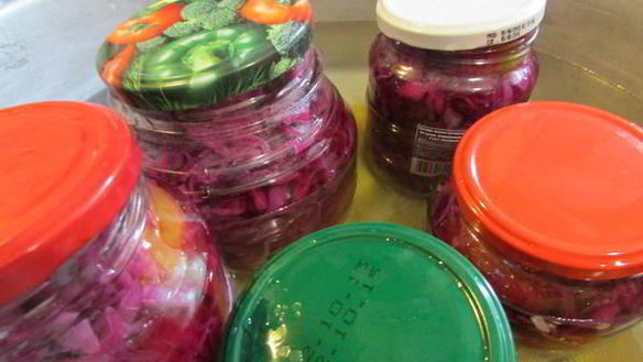 ШАГ 6. краснокочанная капуста, маринованная со сливами