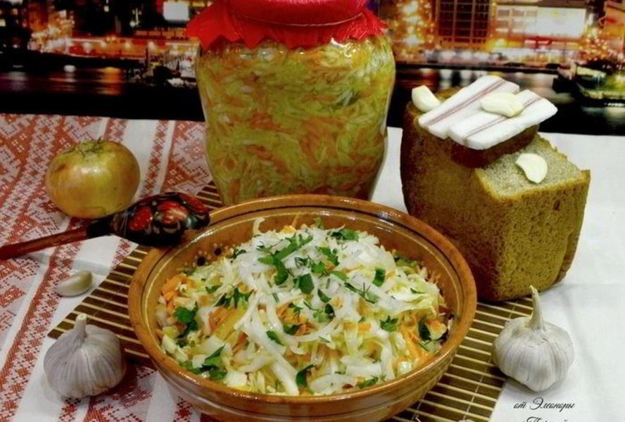 Маринованная капуста с морковью