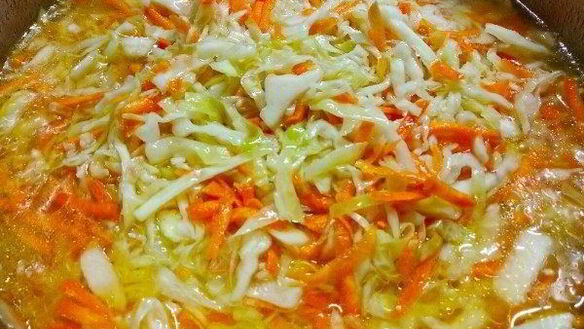 ШАГ 2. маринованная капуста с морковью