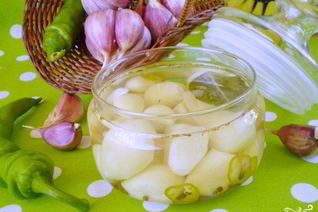 Маринованный чеснок