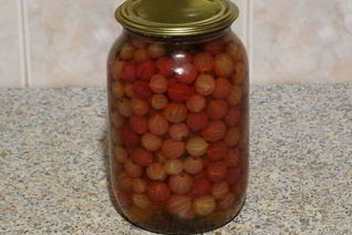 Маринованный крыжовник