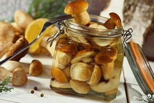 Маринованные белые грибы