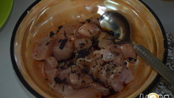 ШАГ 2. маринованные грудки на пару