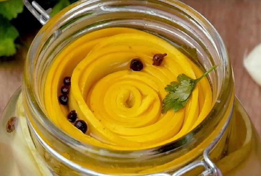 Маринованные кабачки с петрушкой