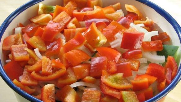 ШАГ 4. маринованные огурцы с перцем