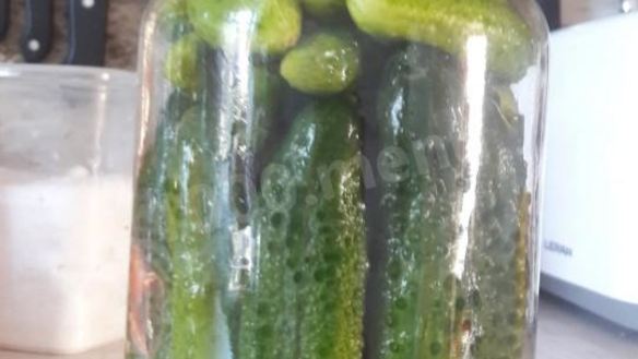 ШАГ 2. маринованные огурцы в банках с гвоздикой