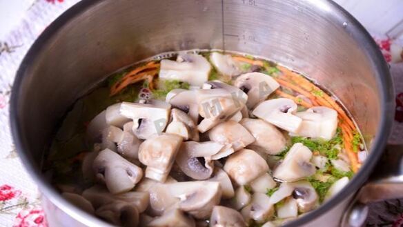 ШАГ 7. маринованные шампиньоны с овощами