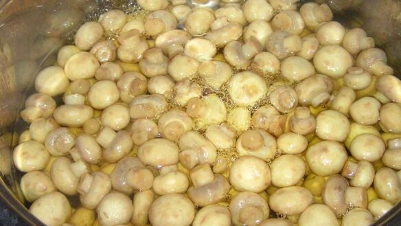 ШАГ 5. маринованные шампиньоны, закрытые на зиму