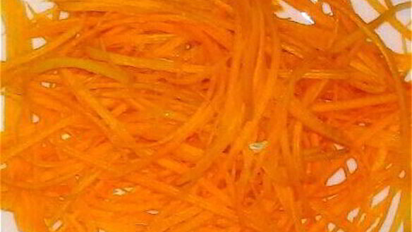 ШАГ 4. маринованные зеленые помидоры шпигованные чесноком