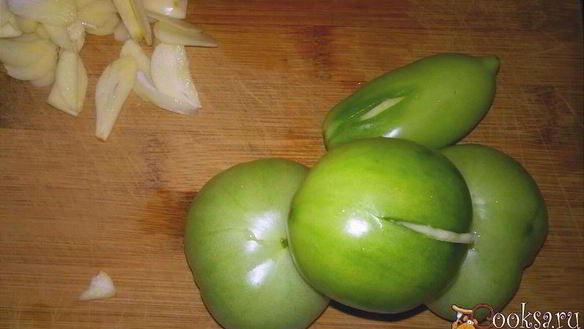 ШАГ 5. маринованные зеленые помидоры шпигованные чесноком