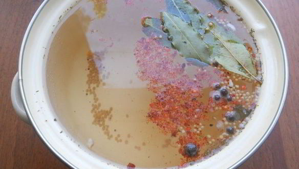 ШАГ 3. огурцы маринованные с зернами горчицы и паприкой на зиму