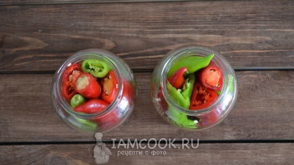 ШАГ 4. перец острый, маринованный холодным способом