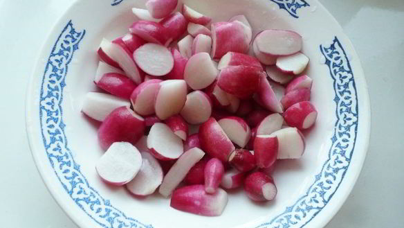 ШАГ 3. редис, маринованный с имбирем и чесноком