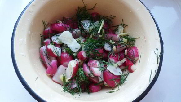 ШАГ 4. редис, маринованный с имбирем и чесноком