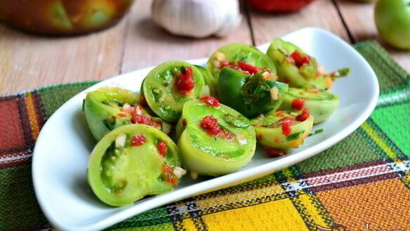 ШАГ 7. зеленые помидоры маринованные кусочками