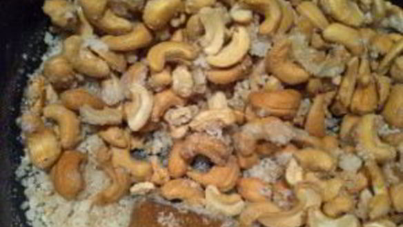 ШАГ 2. орехи в карамели