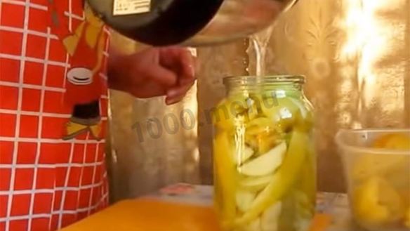 ШАГ 5. перец с яблокамии на зиму