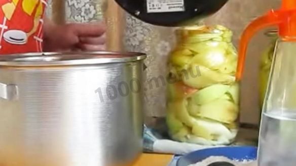 ШАГ 7. перец с яблокамии на зиму