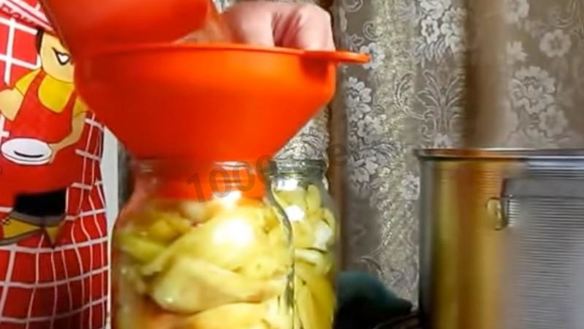 ШАГ 10. перец с яблокамии на зиму