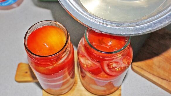 ШАГ 9. помидоры в желе с желатином со стерилизацией