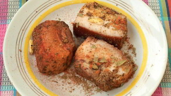 ШАГ 3. сало в луковой шелухе