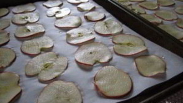 ШАГ 4. сушеные в духовке яблоки