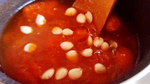 ШАГ 6. абрикосовое варенье с ядрами косточек