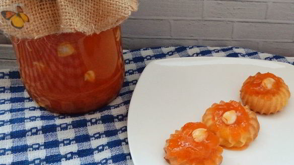 ШАГ 7. абрикосовое варенье с ядрами косточек