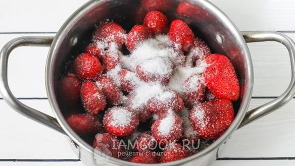 ШАГ 8. клубничное варенье с лимоном