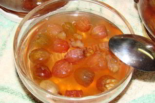 Королевское варенье из крыжовника с грецким орехом