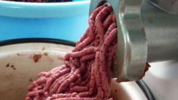 ШАГ 3. варенье из черемухи через мясорубку