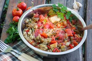 Аджапсандал на мангале