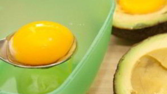 ШАГ 4. авокадо с яйцом в духовке