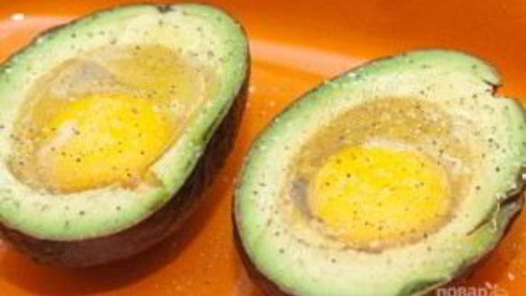 ШАГ 5. авокадо с яйцом в духовке
