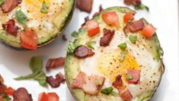 ШАГ 6. авокадо с яйцом в духовке