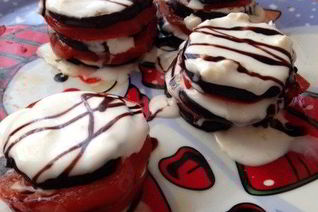 Башенки из баклажанов и томатов