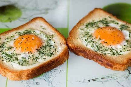 Бутерброд Кошачий глаз с яйцом