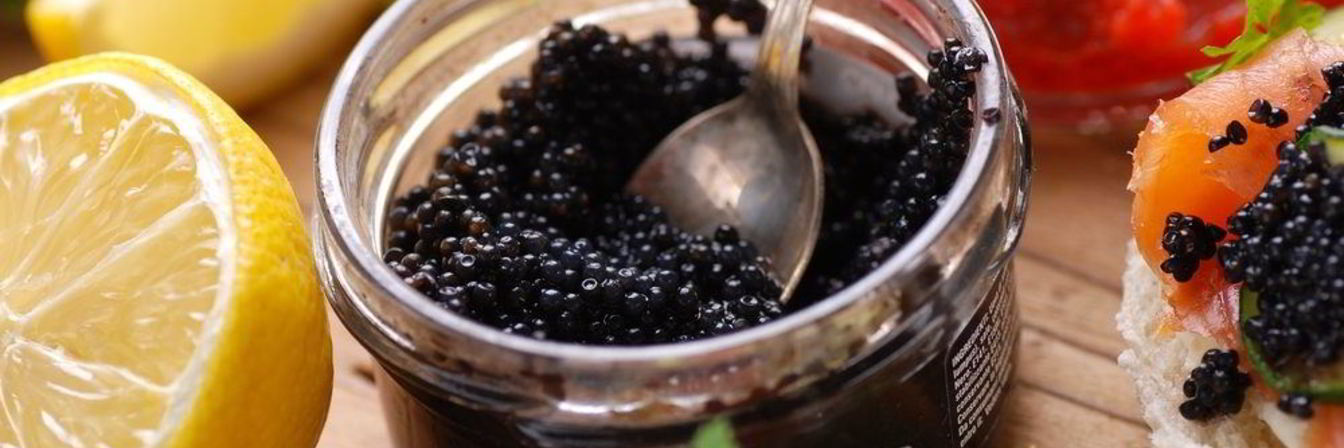 Бутерброд с черной икрой