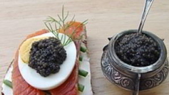 ШАГ 4. бутерброд с черной икрой