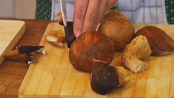 ШАГ 6. бутерброд с грибами, помидором и яйцом пашот