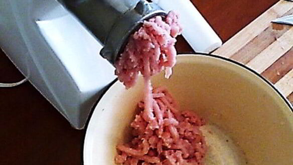 ШАГ 3. бутерброд с индюшиной колбасой