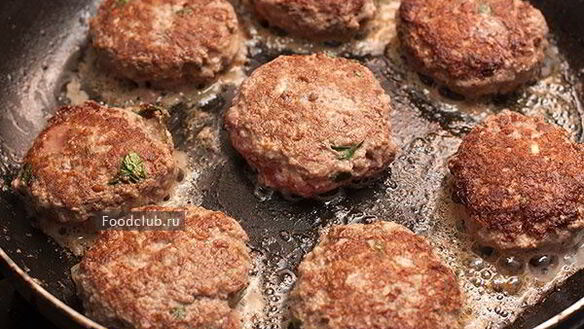 ШАГ 4. бутерброд с мини-котлетами