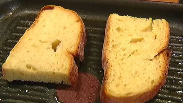 ШАГ 2. бутерброд с семгой, авокадо и беконом