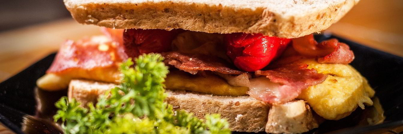 Бутерброд с сосиской