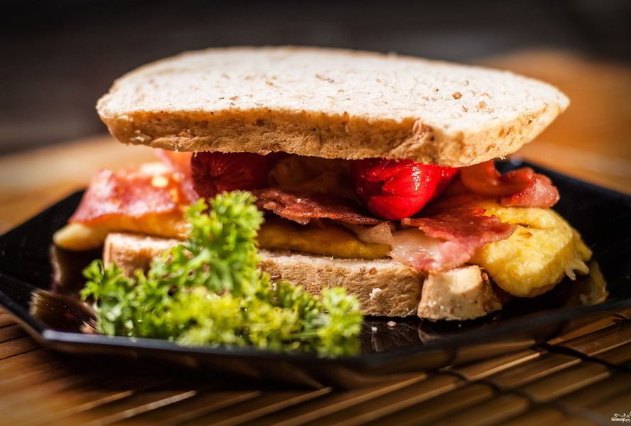 Бутерброд с сосиской