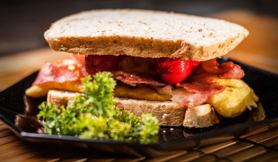 Рецепт бутерброд с сосиской